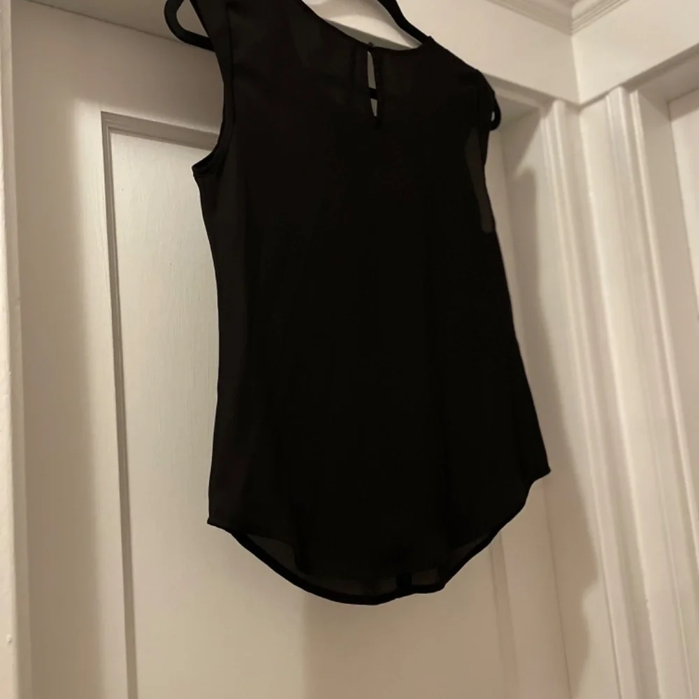 Candie’s, Small, Black w/ Floral Embroidery, Sleeveless Blouse - Picture 3 of 6